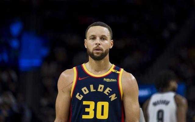 勇士力克公牛，库里刷新纪录