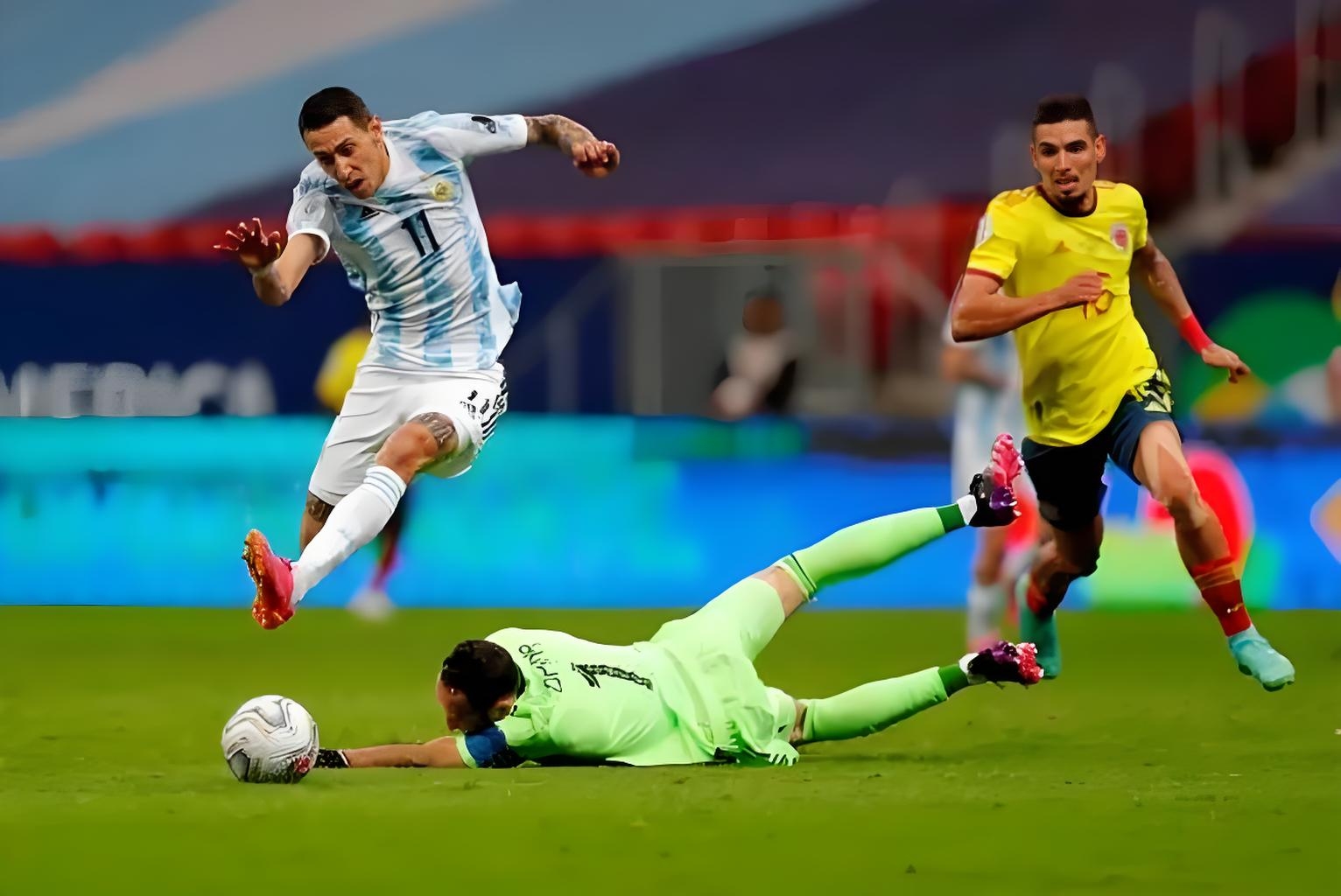 波兰力克阿根廷，阿圭罗状态火热