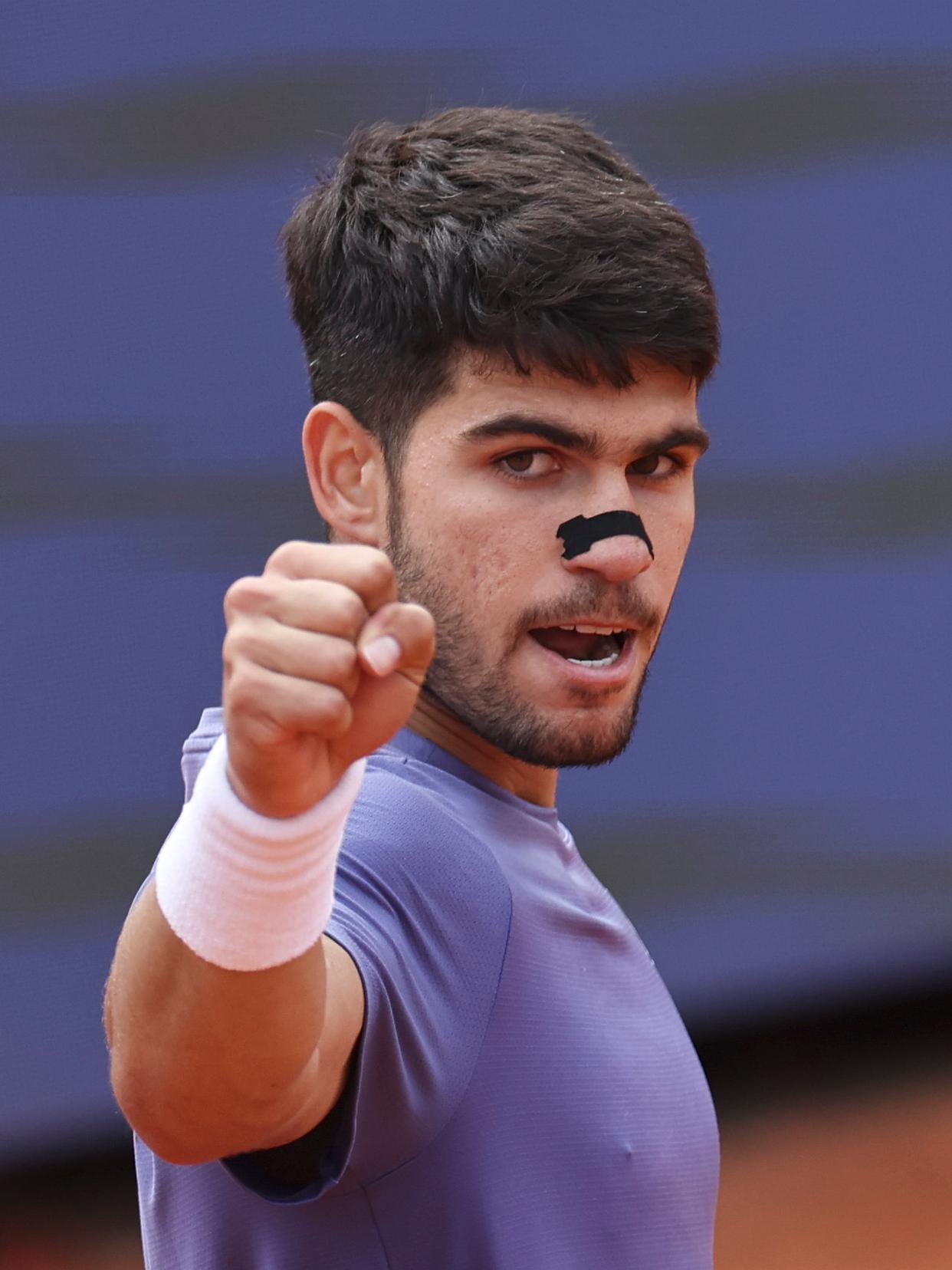 戴维斯杯轻取ATP总决赛,阿尔卡拉斯统治全场 戴维斯杯轻取ATP总决赛,阿尔卡拉斯统治全场