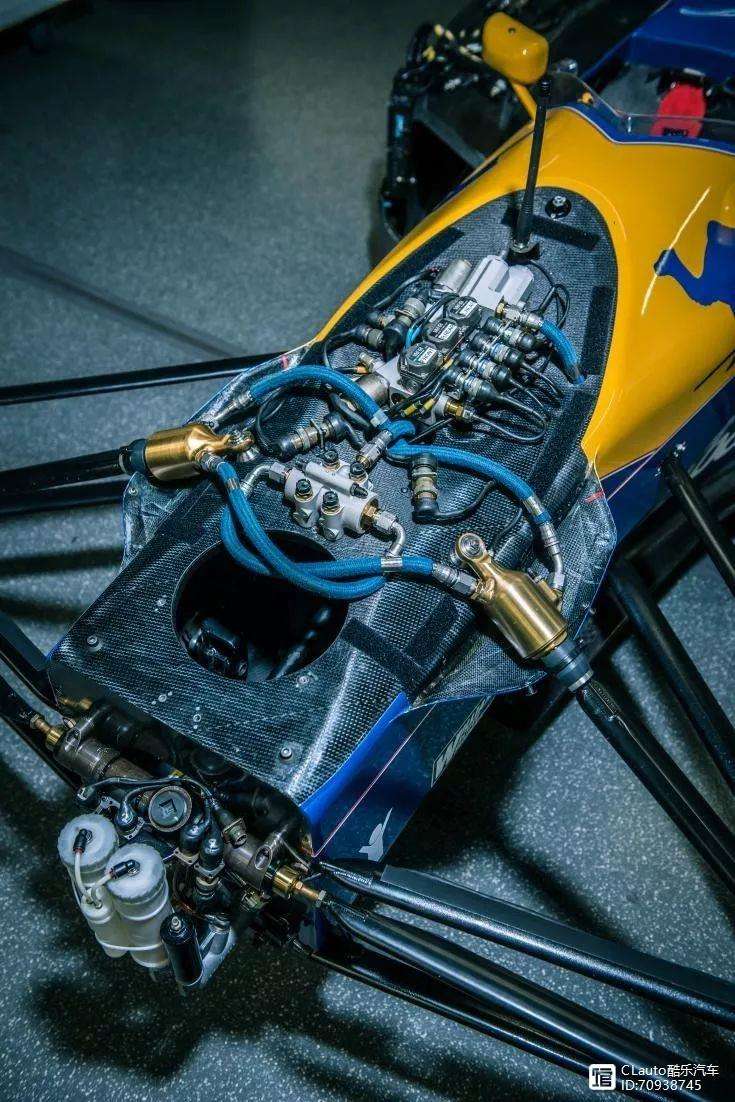 威廉姆斯碾压迈凯伦,周冠宇状态火热 威廉姆斯碾压迈凯伦,周冠宇状态火热