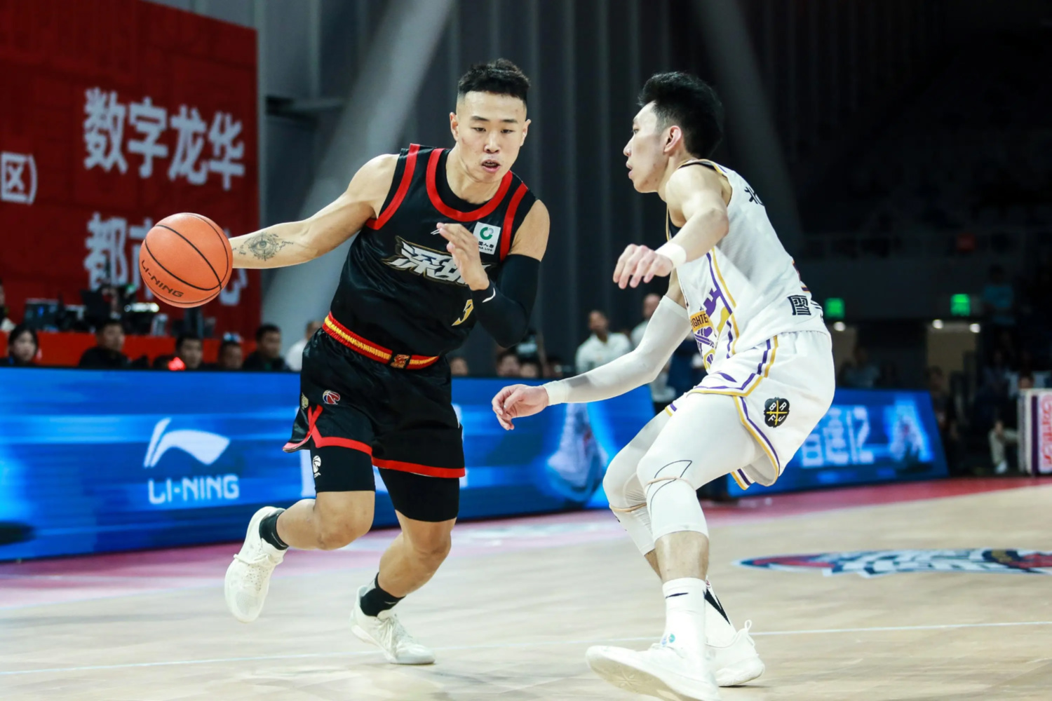 火箭轻取深圳队,赵继伟带队取胜 火箭轻取深圳队,赵继伟带队取胜