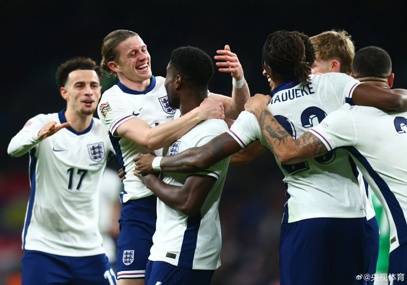 英格兰队险胜法国队,波尔带队取胜 英格兰队险胜法国队,波尔带队取胜