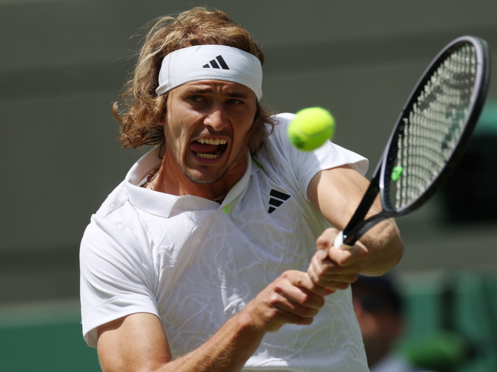 ATP总决赛险胜温网，兹维列夫高光表现