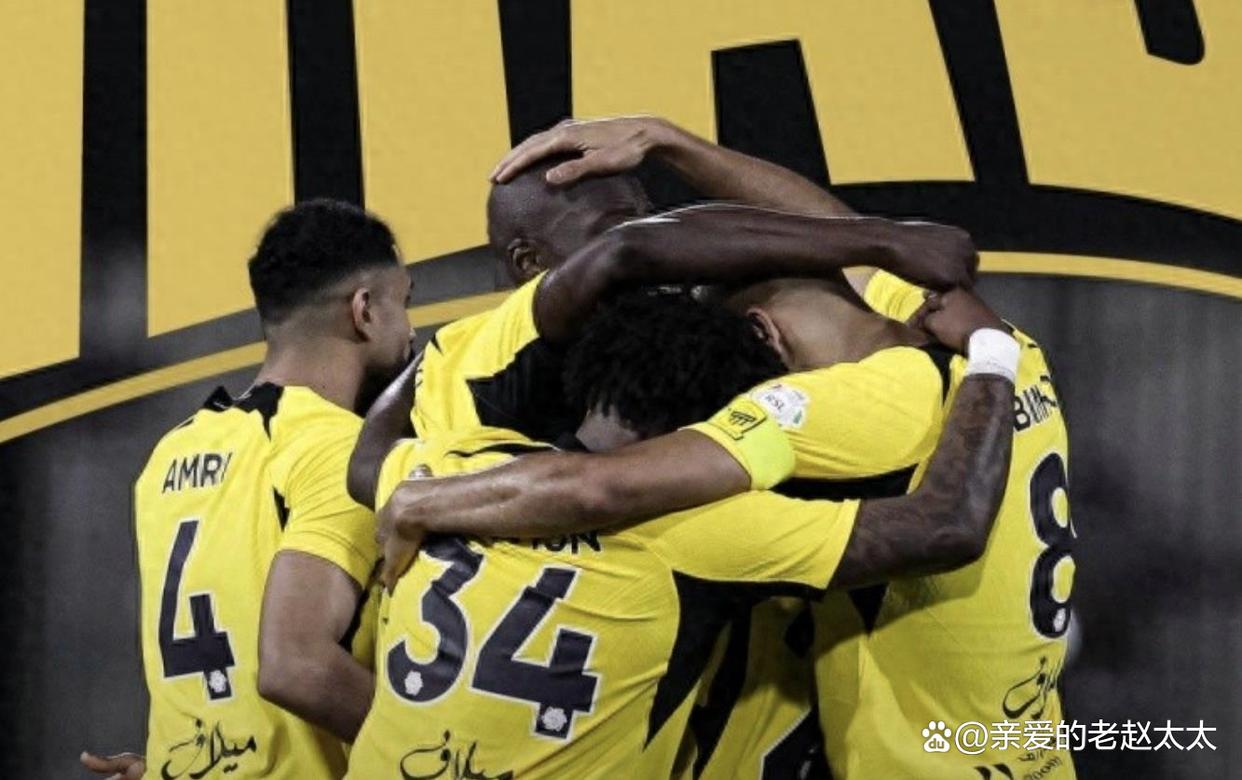 荷兰完胜法国，本泽马送出助攻