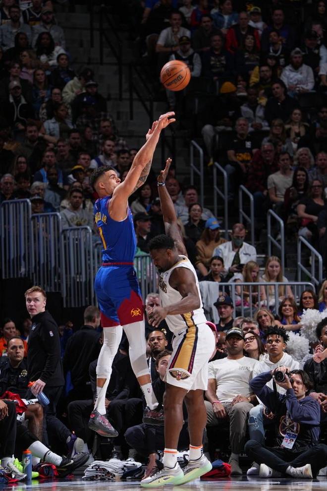 步行者鏖战掘金,麦科勒姆点燃赛场 步行者鏖战掘金,麦科勒姆点燃赛场