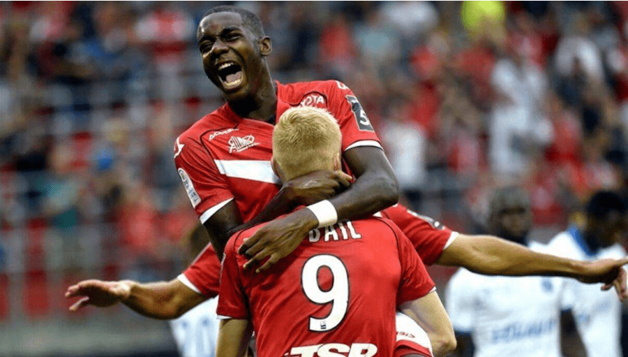 瓦朗谢纳客场不敌强敌，失分惨重