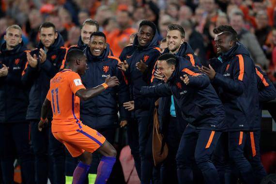 骑士碾压山东队，易建联统治全场