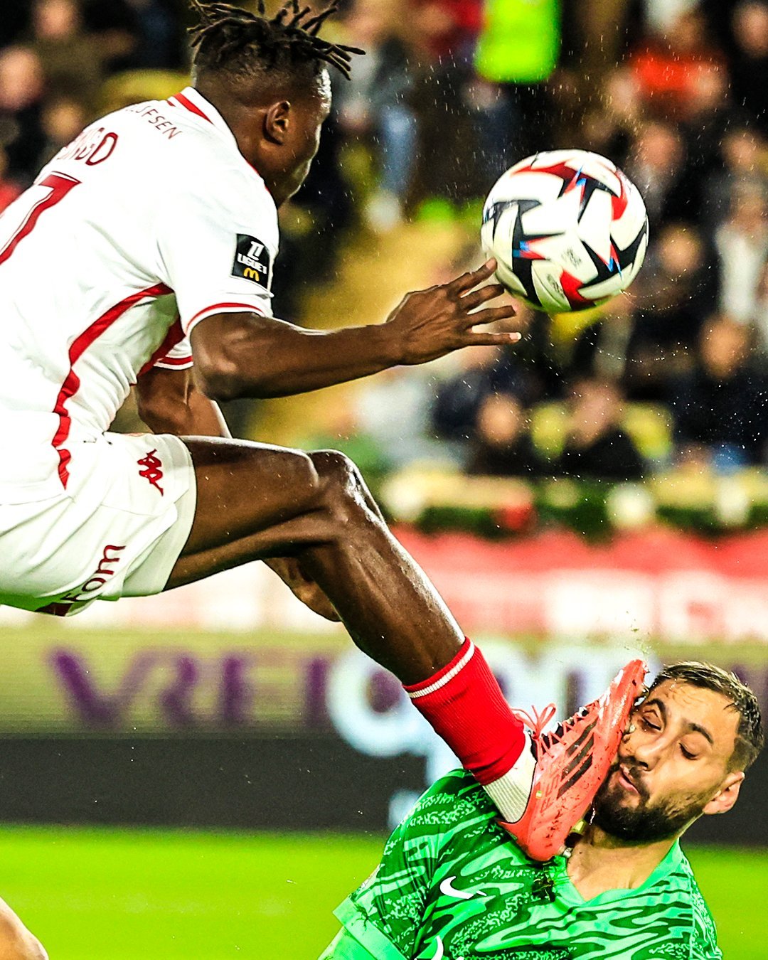 马拉道纳尤文图斯-遭遇巴塞罗那抨击,欧冠苦战激烈 马拉道纳尤文图斯-遭遇巴塞罗那抨击,欧冠苦战激烈